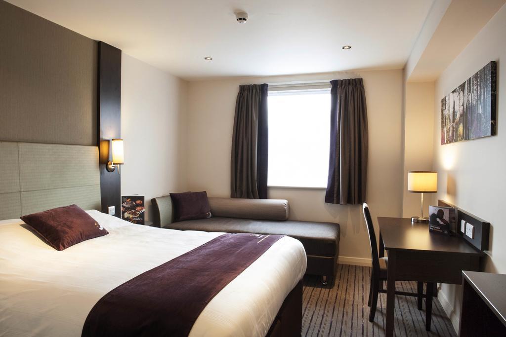 Premier Inn الدرشوت المظهر الخارجي الصورة